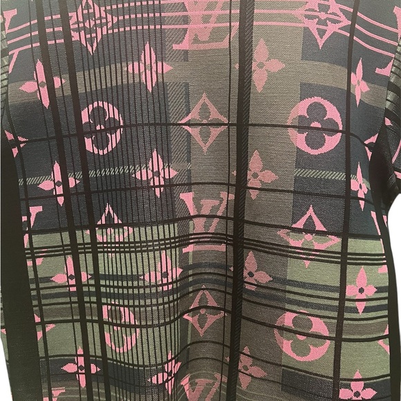 Louis Vuitton Men's Pink and Black Sweater - Picture 2 of 6